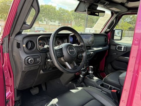 Used 2024 Jeep Wrangler Unlimited Rubicon 392 AWD/4WD image 16