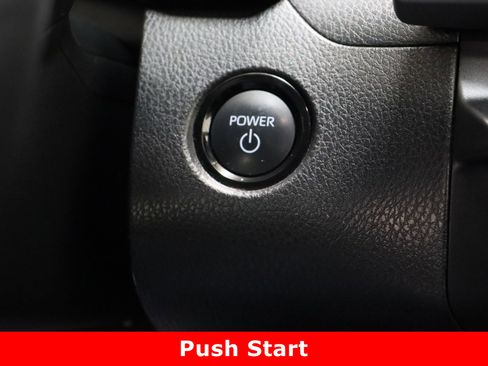 Used 2025 Toyota Camry SE image 18