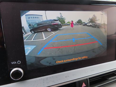 Used 2024 Toyota Prius LE image 22