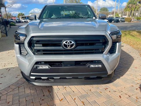 Used 2025 Toyota Tacoma SR5 image 9