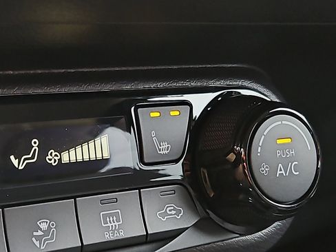 New 2026 Nissan Kicks SV image 17