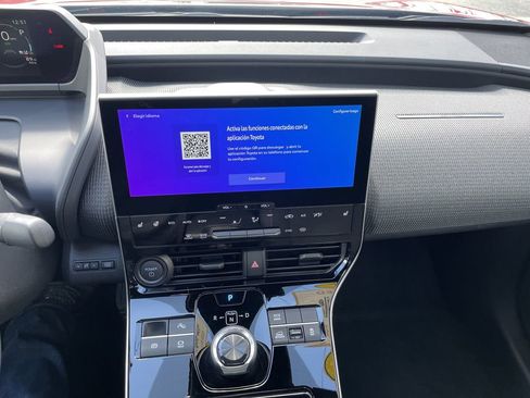 Used 2025 Toyota bZ4X AWD w/ Weather Package image 18