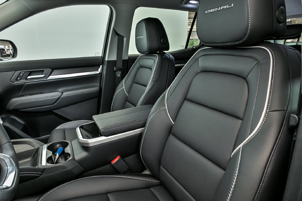 New 2027 GMC Terrain Denali w/ LPO, Floor Liner Package AWD/4WD image 7