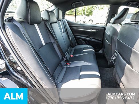 Used 2025 Toyota Camry SE image 25