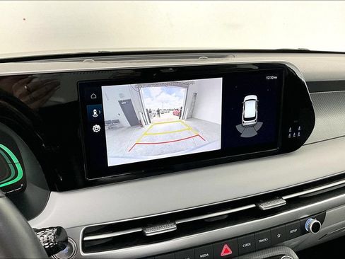 Used 2025 Hyundai Palisade SEL FWD image 27