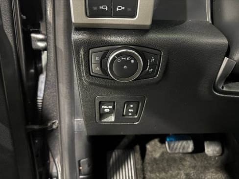 Used 2020 Ford F150 Lariat w/ Equipment Group 502A Luxury AWD/4WD image 35