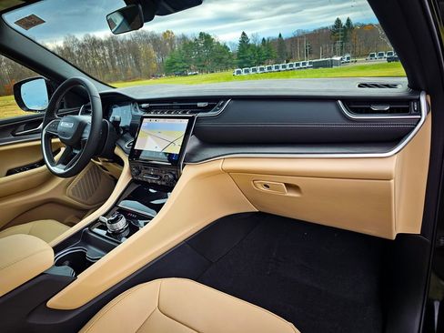 New 2025 Jeep Grand Cherokee Limited image 44