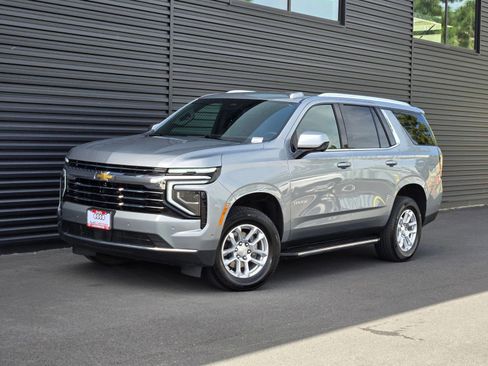 Used 2025 Chevrolet Tahoe LT AWD/4WD image 1