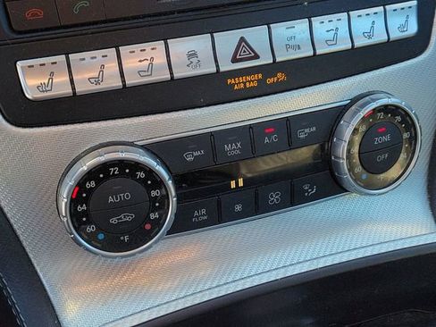 Used 2017 Mercedes-Benz SL 550 w/ Driver Assistance Package image 23