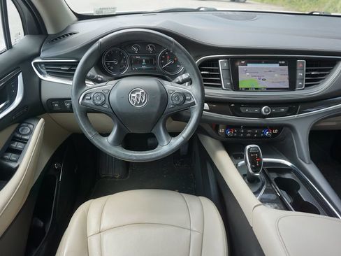 Used 2018 Buick Enclave Premium w/ Experience Buick Package FWD image 5