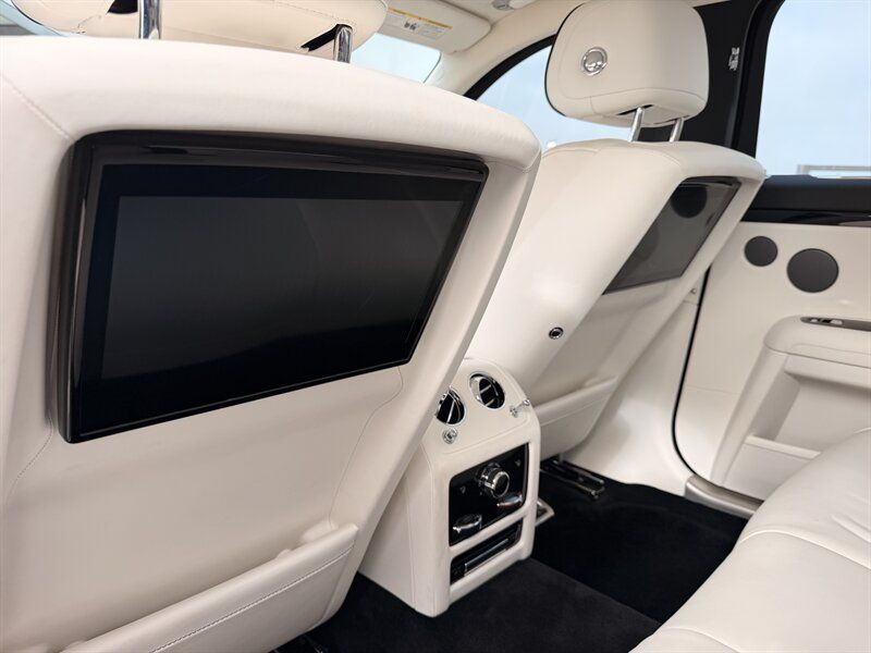 Used 2021 Rolls-Royce Ghost AWD/4WD image 36