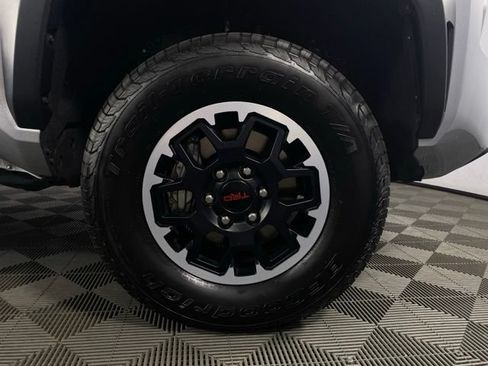 Used 2025 Toyota Tacoma TRD Off-Road AWD/4WD image 10
