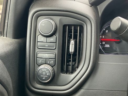 Used 2021 Chevrolet Silverado 2500 Custom w/ Custom Value Package AWD/4WD image 8