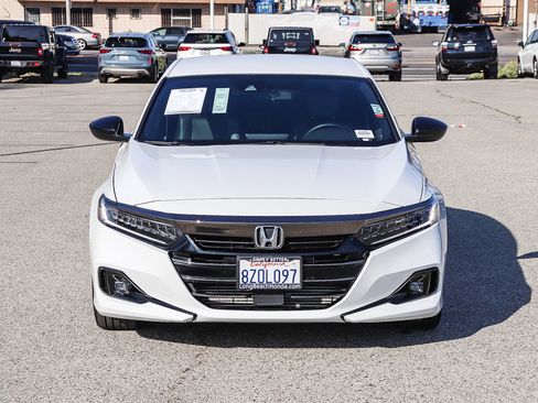 Used 2022 Honda Accord Sport image 2