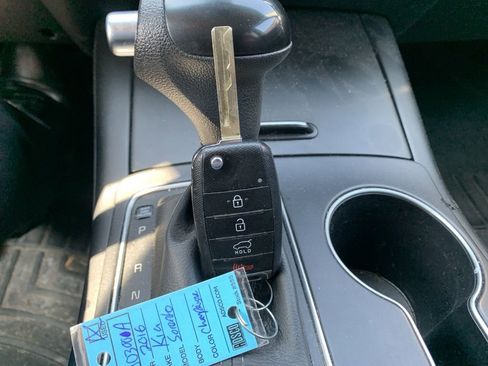Used 2016 Kia Sorento AWD image 45