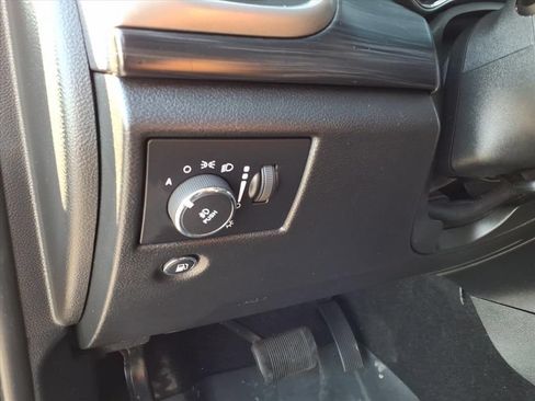 Used 2021 Jeep Grand Cherokee Laredo AWD/4WD image 8
