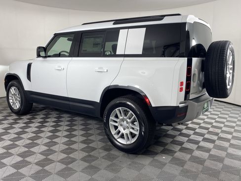 Used 2025 Land Rover Defender 110 S image 3