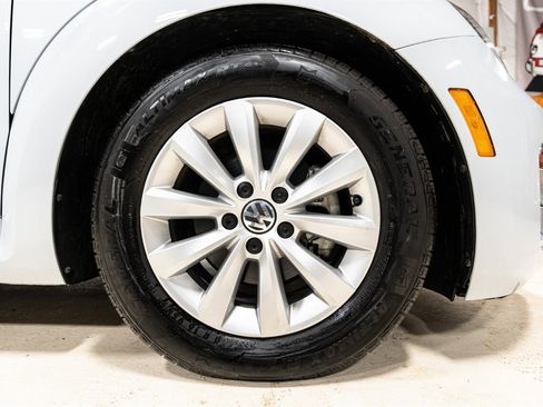 Used 2017 Volkswagen Beetle 1.8T SE image 23