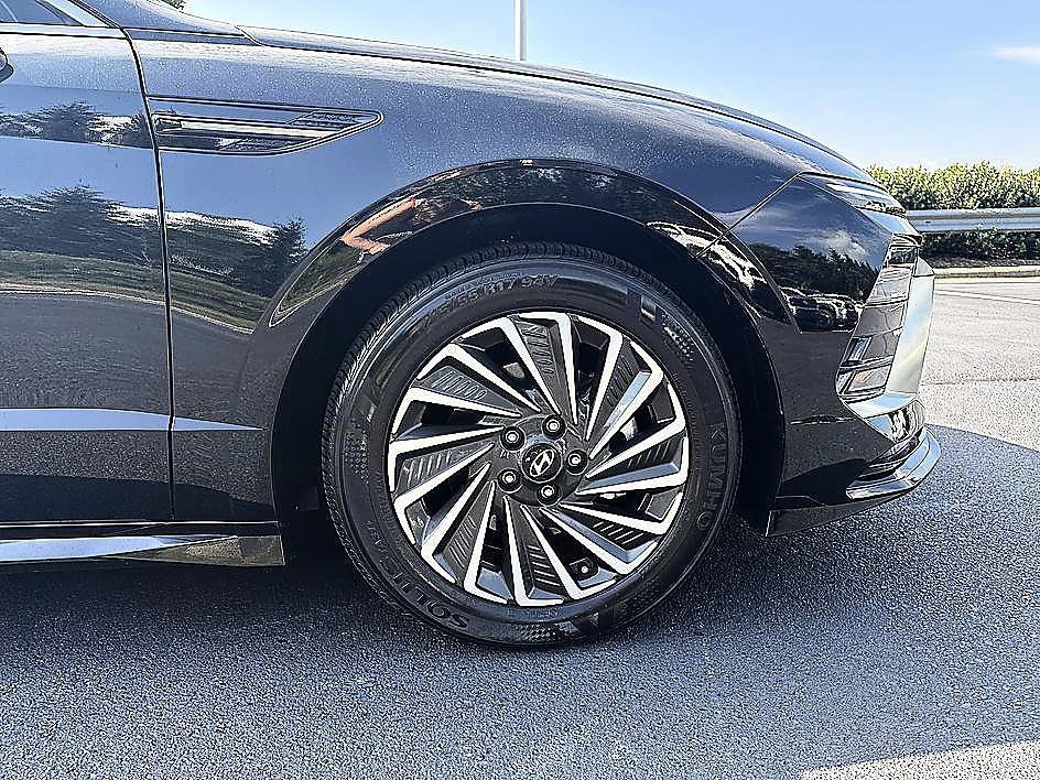 Certified 2025 Hyundai Sonata SEL FWD image 8