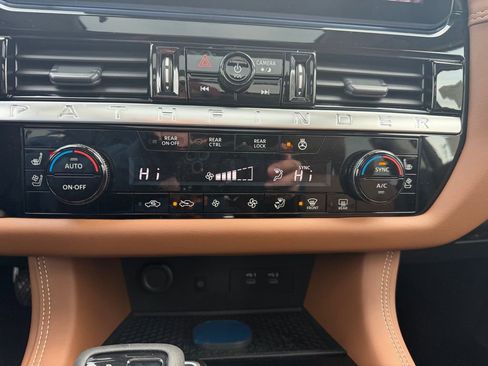 New 2026 Nissan Pathfinder SL image 28