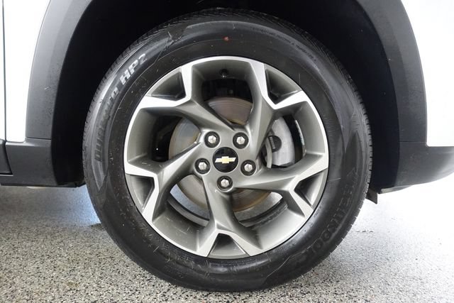 Used 2025 Chevrolet Trax LT FWD image 26