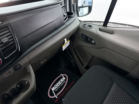 Used 2025 Ford Transit 250 Low Roof w/ Exterior Upgrade Package RWD image 32
