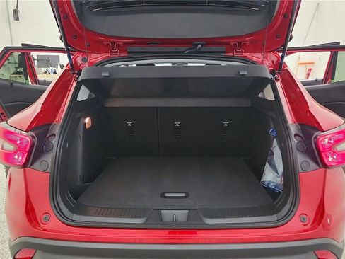 New 2026 Chevrolet Trax LT w/ Midnight Edition FWD image 19