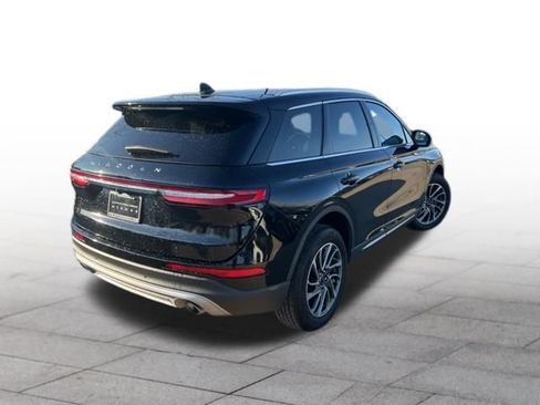 Used 2022 Lincoln Corsair Standard w/ Equipment Group 101A image 6