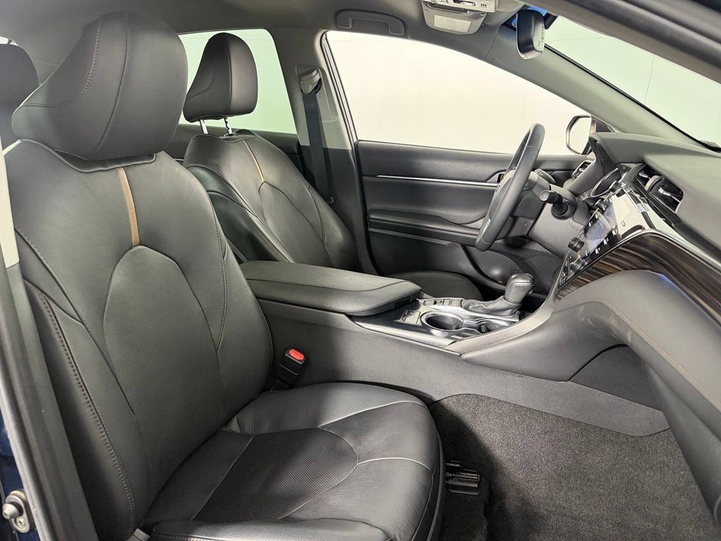 Used 2020 Toyota Camry XLE w/ Carpet Mat Package FWD image 29