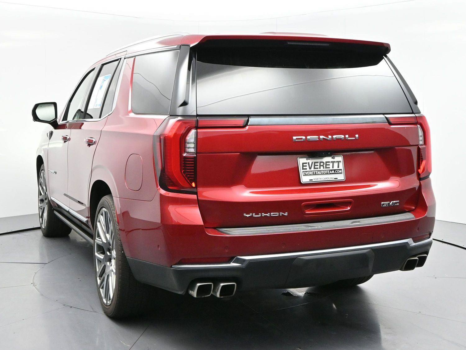 Used 2025 GMC Yukon Denali Ultimate AWD/4WD image 6
