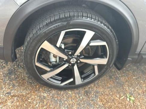 Used 2022 Nissan Rogue Sport SL FWD image 18