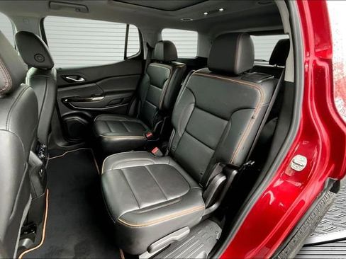 Used 2022 GMC Acadia AT4 w/ Technology Package image 21