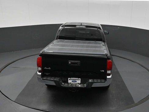 Used 2019 Toyota Tacoma SR5 AWD/4WD image 16
