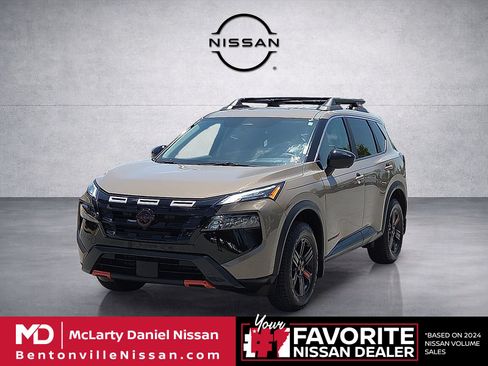 Used 2025 Nissan Rogue SV AWD/4WD image 2