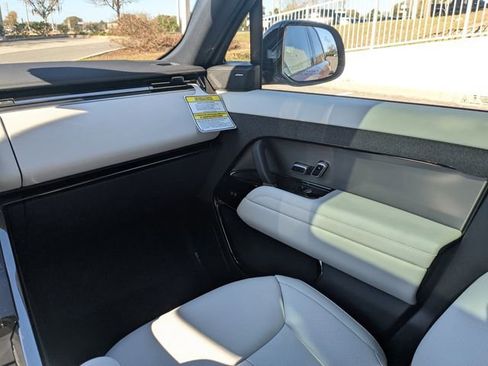 New 2026 Land Rover Range Rover Sport SE AWD/4WD image 16