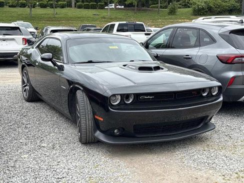 Used 2022 Dodge Challenger R/T w/ Plus Package image 3
