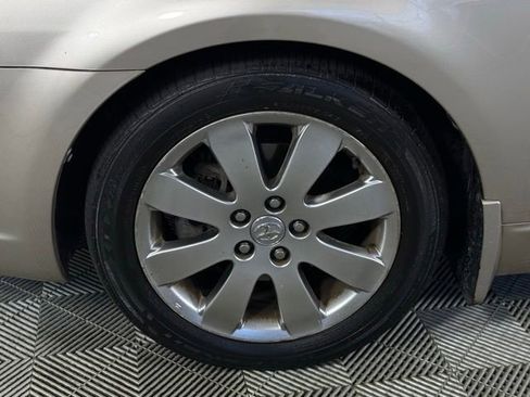 Used 2005 Toyota Avalon XLS FWD image 10