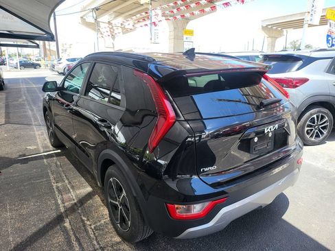 Used 2025 Kia Niro LX FWD image 9