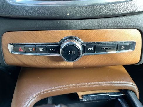 Used 2018 Volvo XC90 T6 Inscription w/ Convenience Package image 18