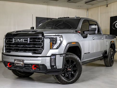 Used 2024 GMC Sierra 2500 AT4 w/ AT4 Premium Plus Package image 4