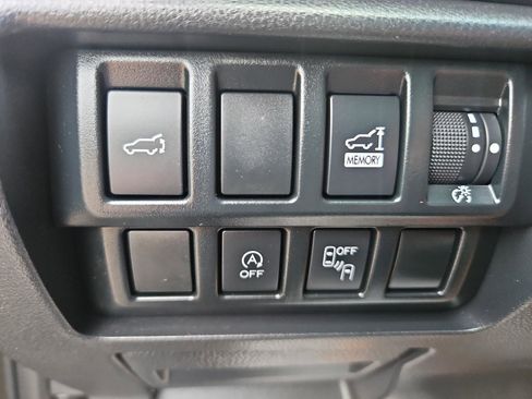 Used 2019 Subaru Forester Premium AWD/4WD image 26