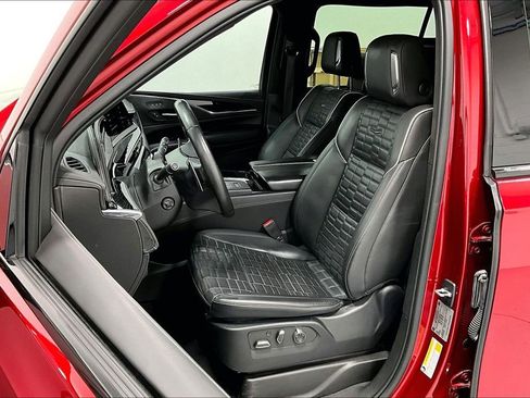 Used 2023 Cadillac Escalade ESV V image 33