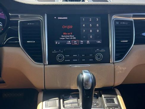 Used 2017 Porsche Macan S AWD/4WD image 27