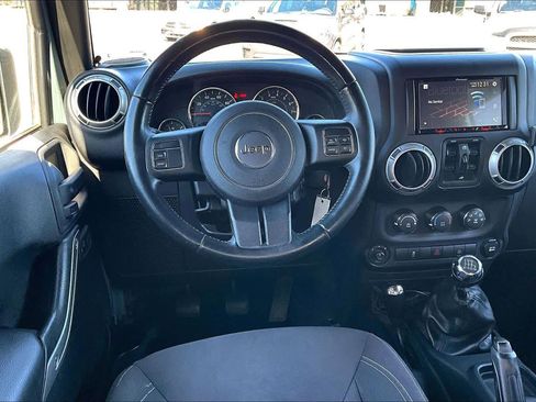 Used 2015 Jeep Wrangler Unlimited Sahara image 5