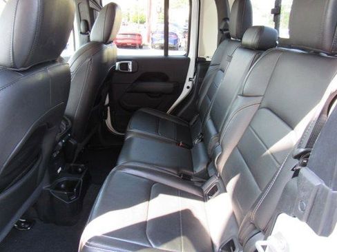 Used 2020 Jeep Gladiator Overland AWD/4WD image 44