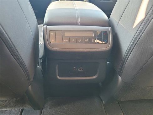 Used 2024 Nissan Pathfinder SV w/ SV Premium Package image 17