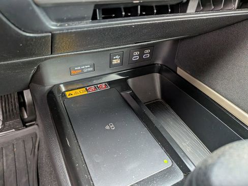 Used 2025 Toyota Camry LE image 21