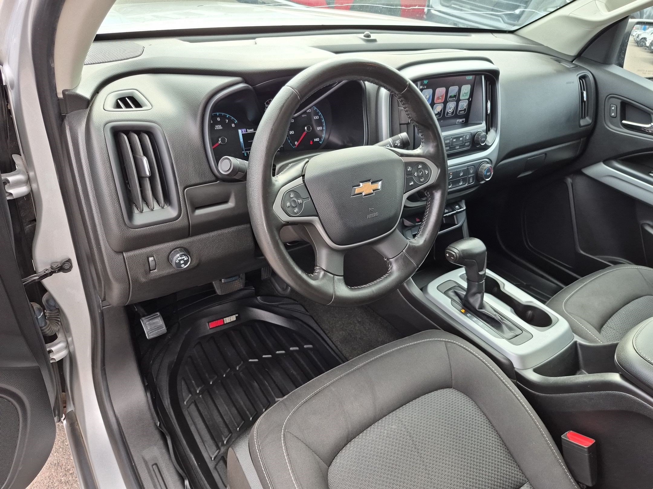Used 2018 Chevrolet Colorado LT w/ LT Convenience Package RWD image 14