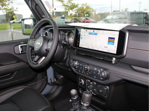 New 2025 Jeep Gladiator Sport image 31