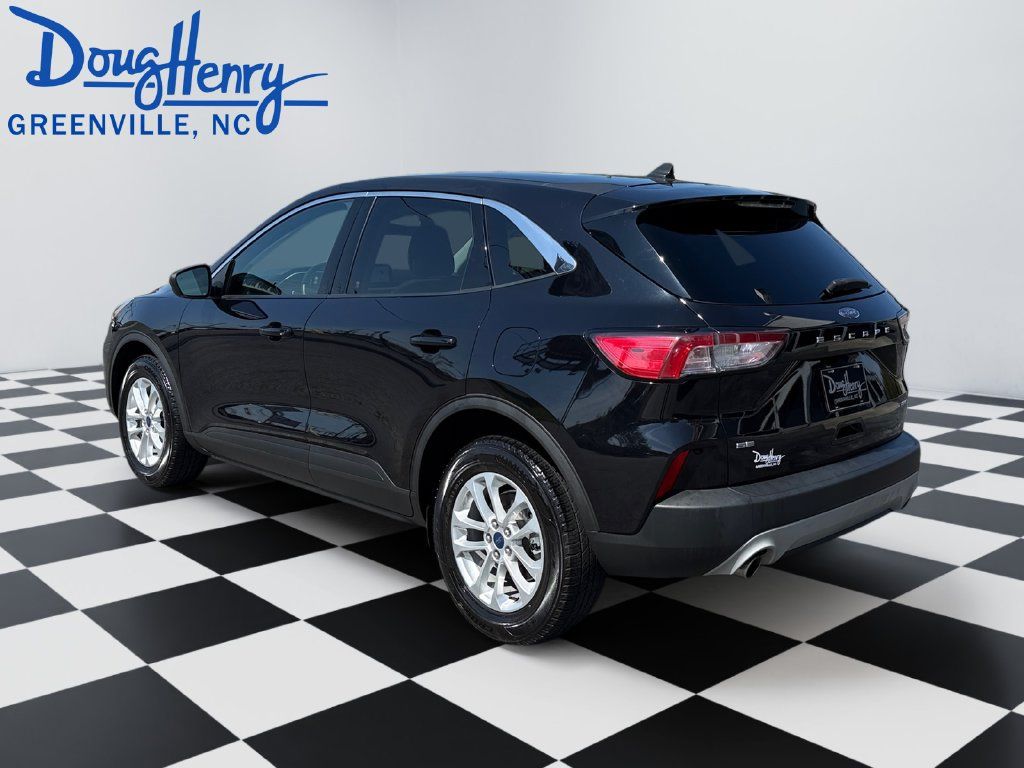 Used 2022 Ford Escape SE AWD/4WD image 3